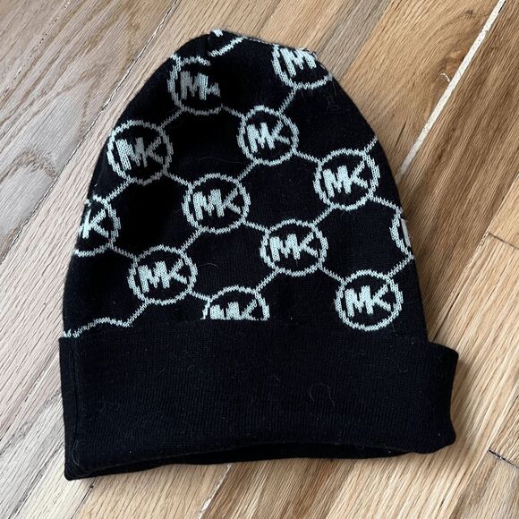 Michael Kors Jet Set black Women’s Beanie‎ Pull On Hat OS circle logo diamond - Picture 3 of 3